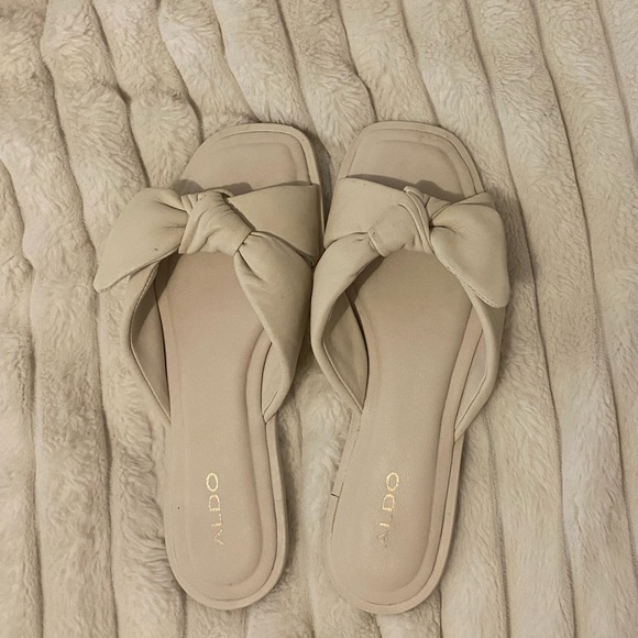 Aldo Sandals - Picture 1 of 3